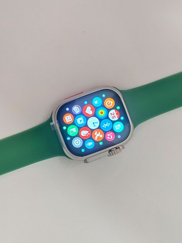 Mefit Plus J523 Ultra watch face and colorful silicone, steel, and textile straps.