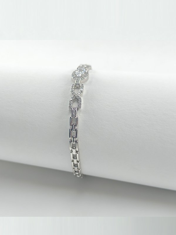 3-5.jpg Xuping | Eternal Oval Infinity Pavé Bracelet