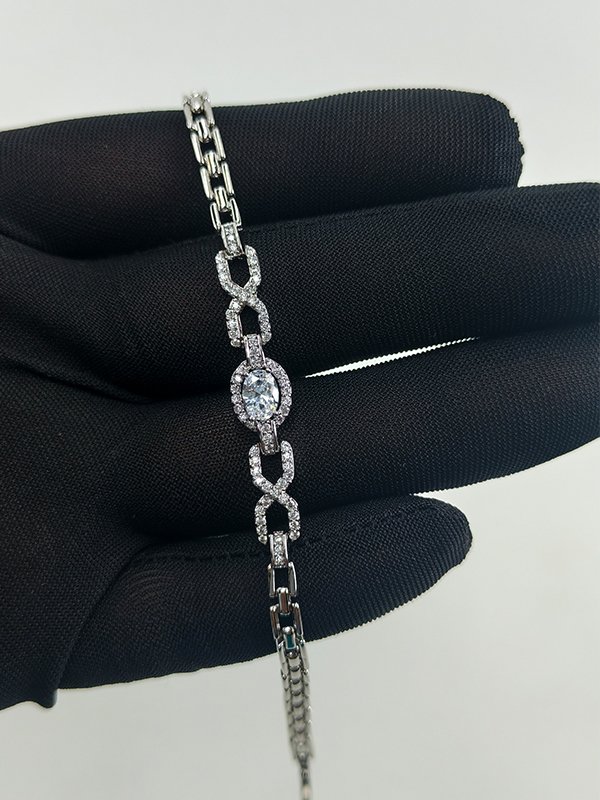 5-5.jpg Xuping | Eternal Oval Infinity Pavé Bracelet